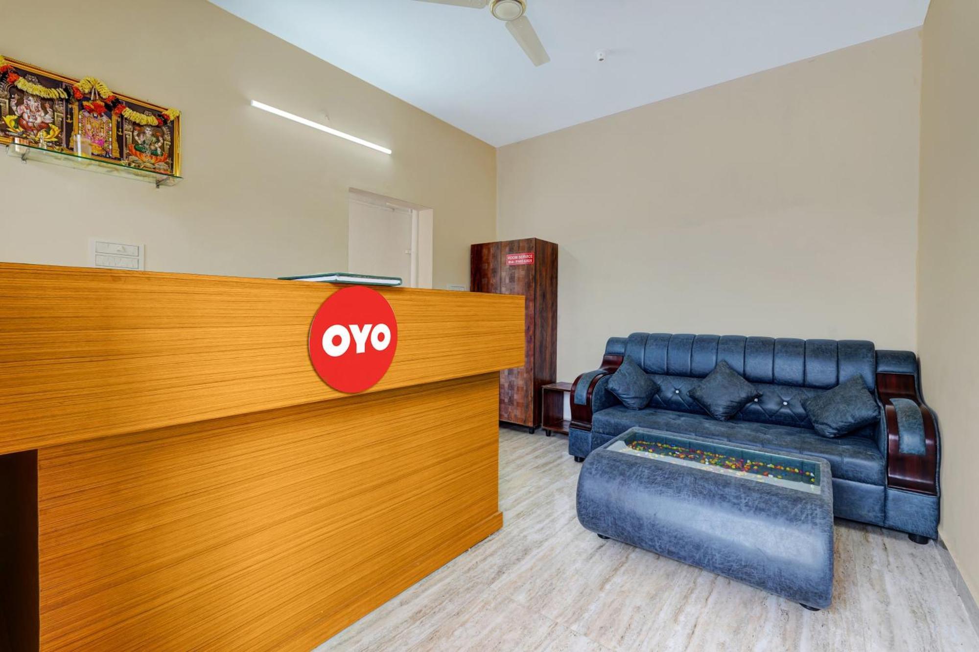 Oyo Flagship Shri Sai Palace Kumbalgod Luaran gambar