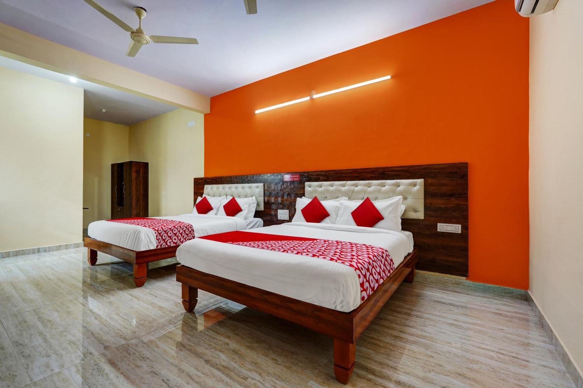 Oyo Flagship Shri Sai Palace Kumbalgod Luaran gambar